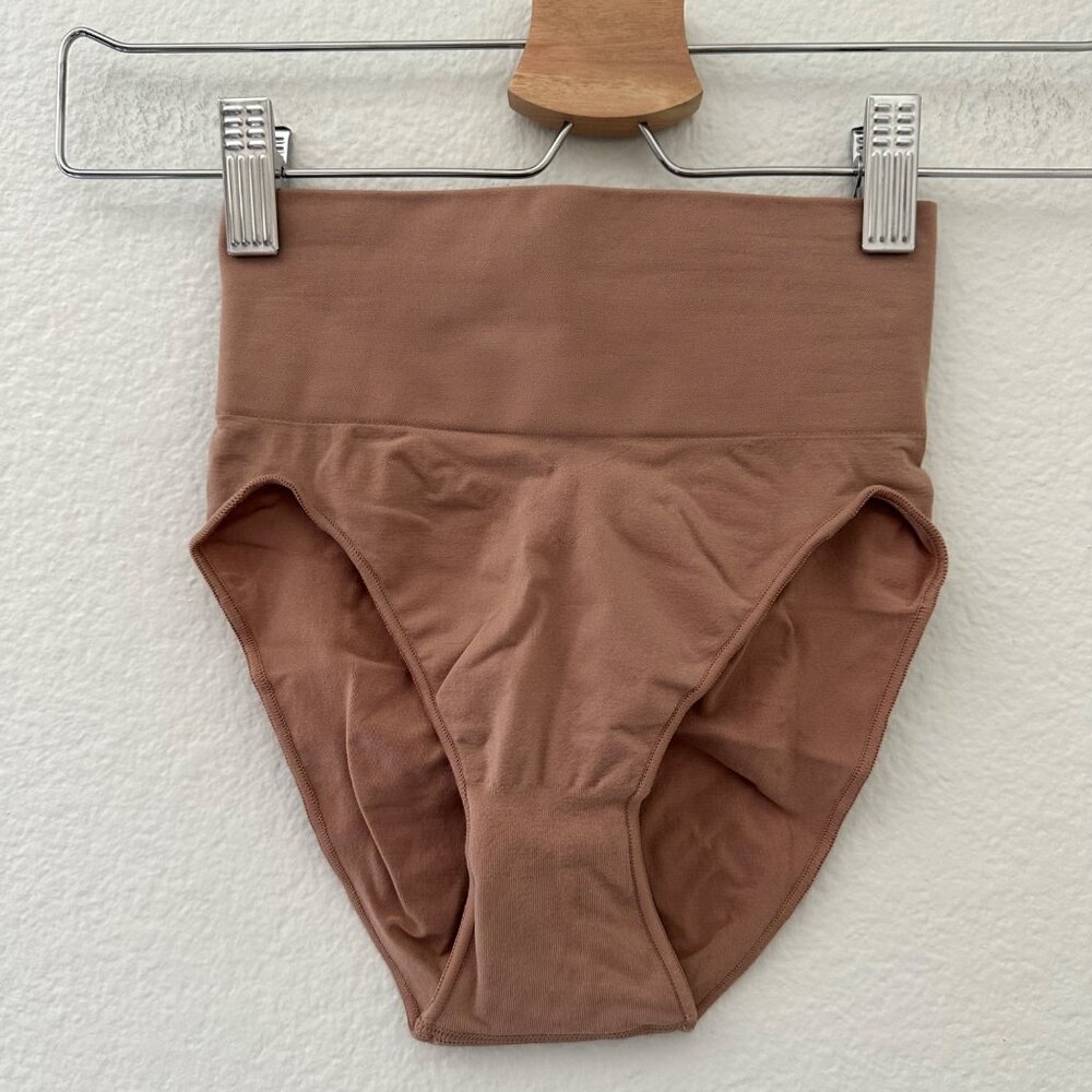 SKIMS Sculpting Mid Rise Seamless Brief Bottom Brown  Sz S